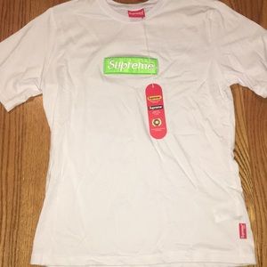 AUTHENTIC Supreme shirt